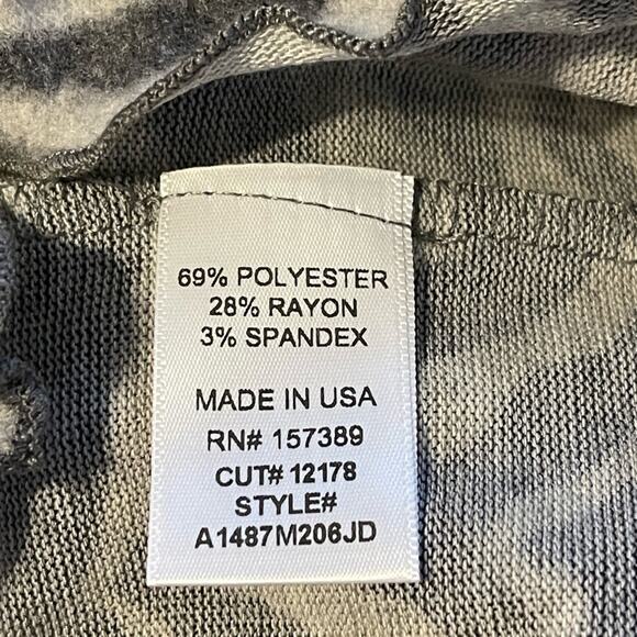 La La Land Creative Co. Women's Long Sleeve Zebra Print Hoodie Medium NWT - Picture 6 of 6